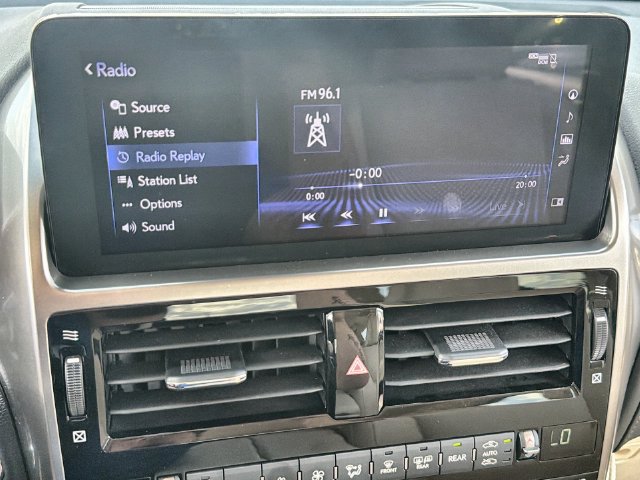 Used 2023 Lexus GX 460 Luxury w/ Sport Design Package AWD/4WD image 16