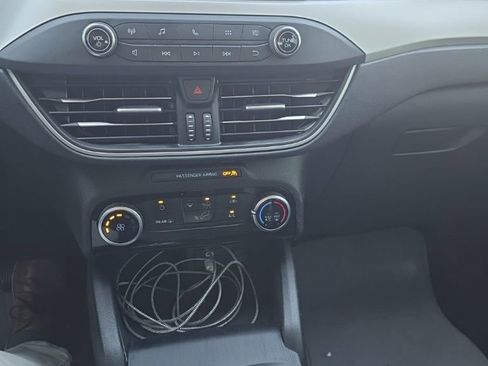 Used 2022 Ford Escape S image 9