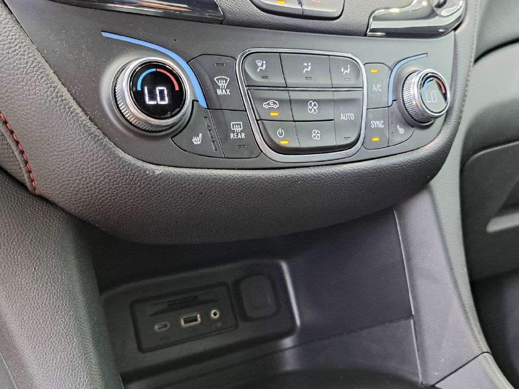 Used 2023 Chevrolet Equinox RS w/ RS Leather Package FWD image 17