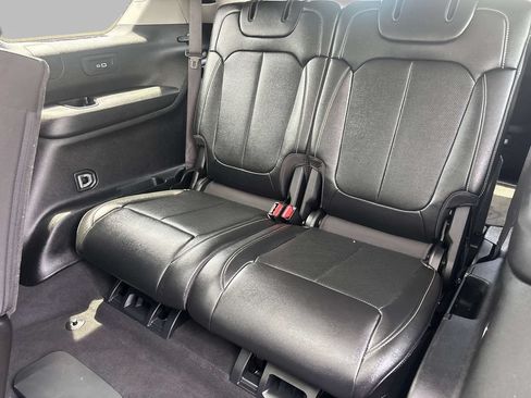 Used 2023 Jeep Grand Cherokee L Limited w/ Luxury Tech Group II AWD/4WD image 15