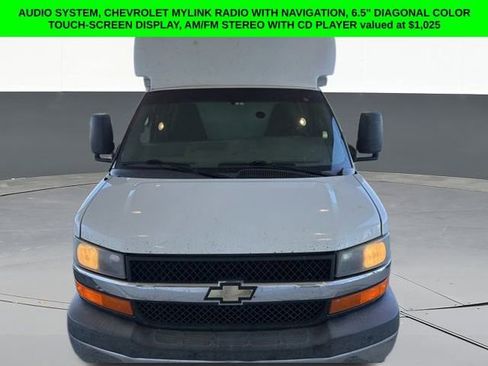 Used 2017 Chevrolet Express 3500 image 2