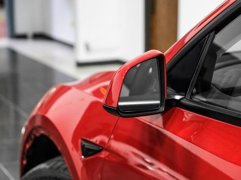 Used 2023 Tesla Model Y AWD image 38