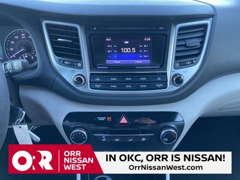 Used 2017 Hyundai Tucson SE image 24