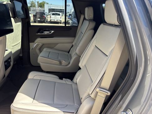 New 2026 GMC Yukon Denali w/ Denali Reserve Package AWD/4WD image 18