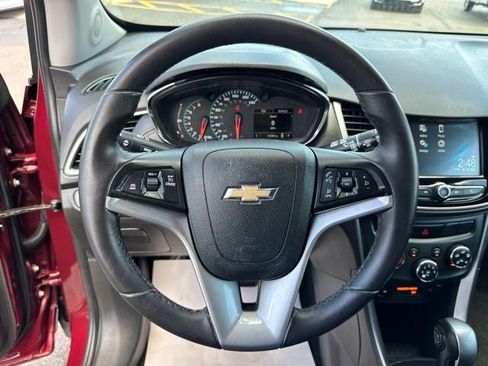 Used 2017 Chevrolet Trax LT w/ LT Convenience Package FWD image 12