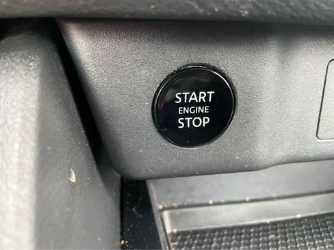 Used 2024 Nissan Rogue S AWD/4WD image 28