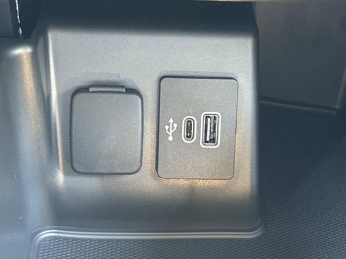 New 2025 Ford Explorer Active w/ Active Comfort Package image 24