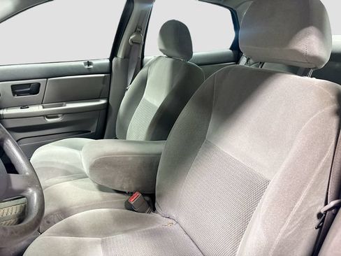 Used 2004 Ford Taurus SE FWD image 16
