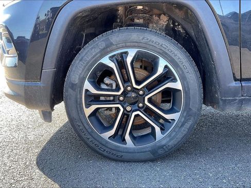 Used 2022 Jeep Compass Limited image 2