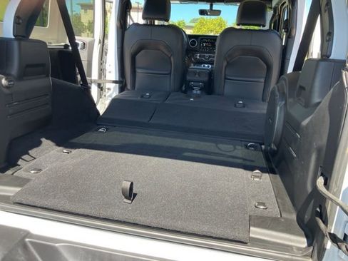 Used 2021 Jeep Wrangler Unlimited Sahara image 27