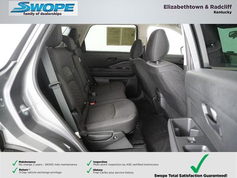 Used 2025 Nissan Pathfinder SV image 10