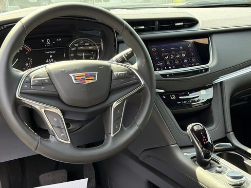 New 2026 Cadillac XT5 Luxury AWD/4WD image 9