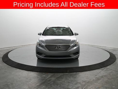 Used 2016 Hyundai Sonata SE FWD image 2