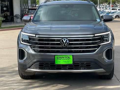 Used 2025 Volkswagen Atlas SE FWD image 6