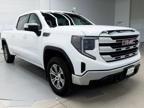 Used 2023 GMC Sierra 1500 SLE AWD/4WD image 25