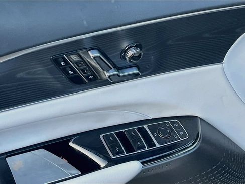 Used 2026 Cadillac Lyriq Luxury RWD image 18
