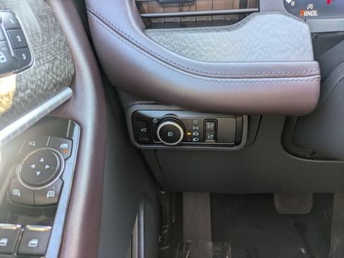 Used 2025 Ford Explorer Platinum AWD/4WD image 25