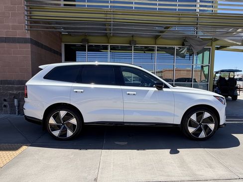 Used 2025 Volvo EX90 Ultra AWD/4WD image 9
