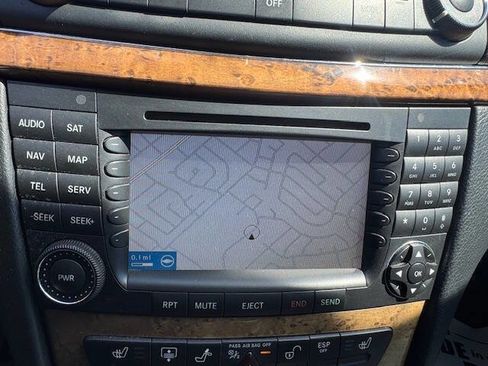 Used 2008 Mercedes-Benz E 350 Sedan image 40