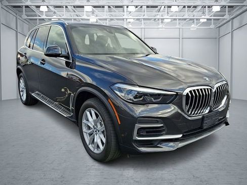 Certified 2022 BMW X5 xDrive40i w/ Parking Assistance Package image 3