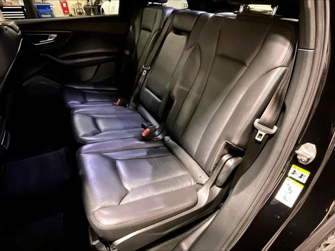 Used 2019 Audi Q7 3.0T Premium w/ Cold Weather Package image 19
