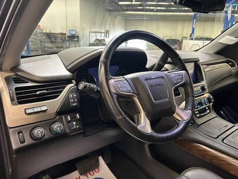 Used 2019 GMC Yukon Denali w/ Denali Ultimate Package AWD/4WD image 15