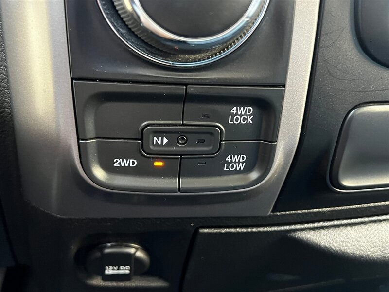Used 2022 RAM 1500 Classic SLT AWD/4WD image 24