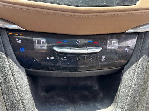 Used 2021 Cadillac XT5 Premium Luxury w/ Platinum Package FWD image 26