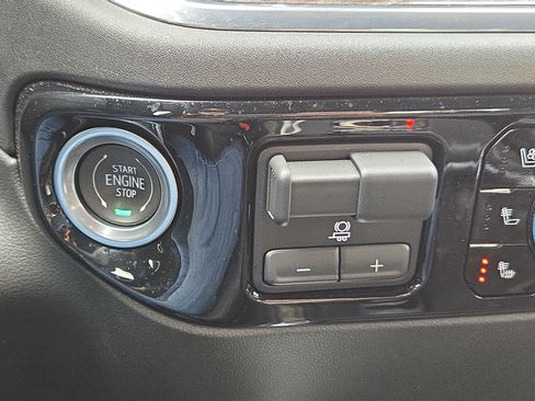 Used 2023 Chevrolet Silverado 1500 LTZ image 25