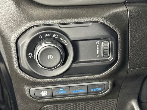 Used 2023 Jeep Wrangler Unlimited image 19