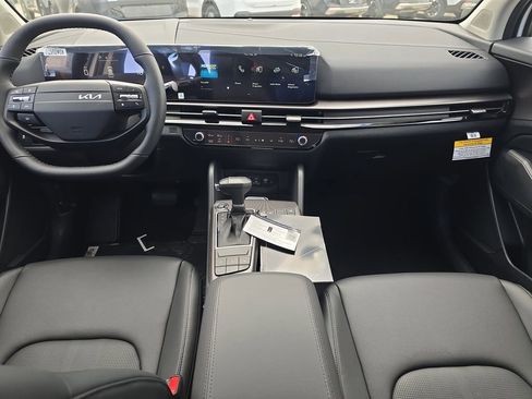 New 2026 Kia Sportage EX image 13