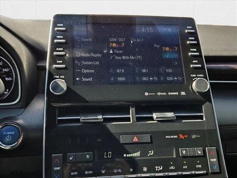 Used 2021 Toyota Avalon Limited image 14