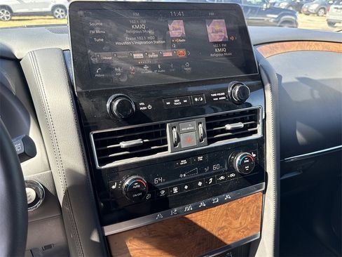 Used 2024 Nissan Armada SL w/ Captain's Chairs Package image 20