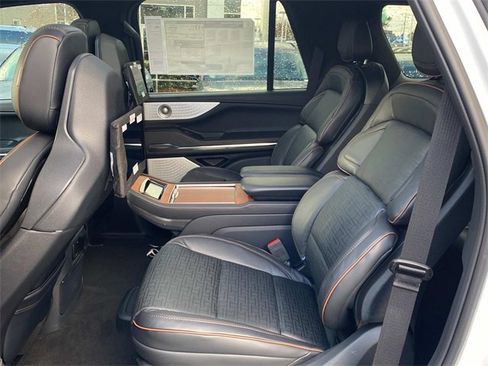 New 2025 Lincoln Navigator Black Label image 7