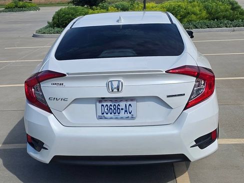 Used 2017 Honda Civic Touring image 8