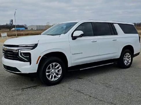 New 2026 Chevrolet Suburban LS RWD image 4