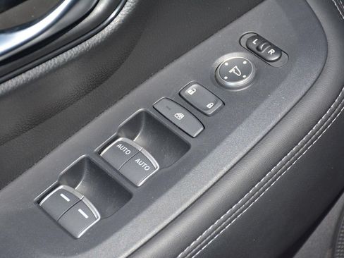 Used 2025 Honda HR-V EX-L image 10