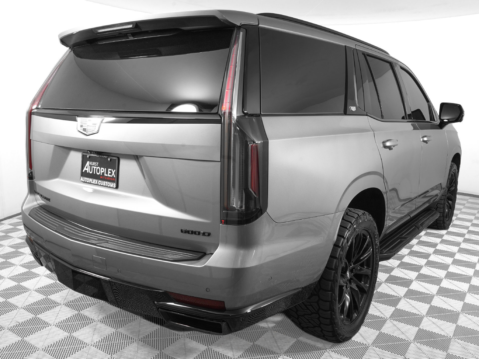 Used 2023 Cadillac Escalade Sport w/ LPO, ONYX Package AWD/4WD image 5
