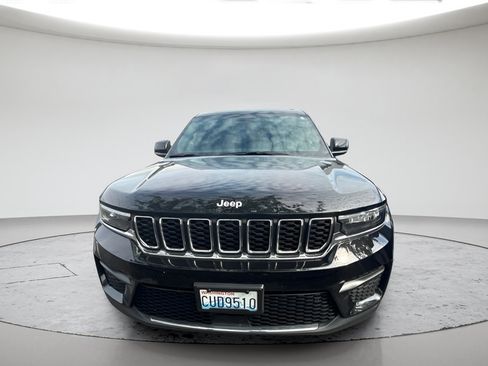 Used 2025 Jeep Grand Cherokee Laredo AWD/4WD image 8
