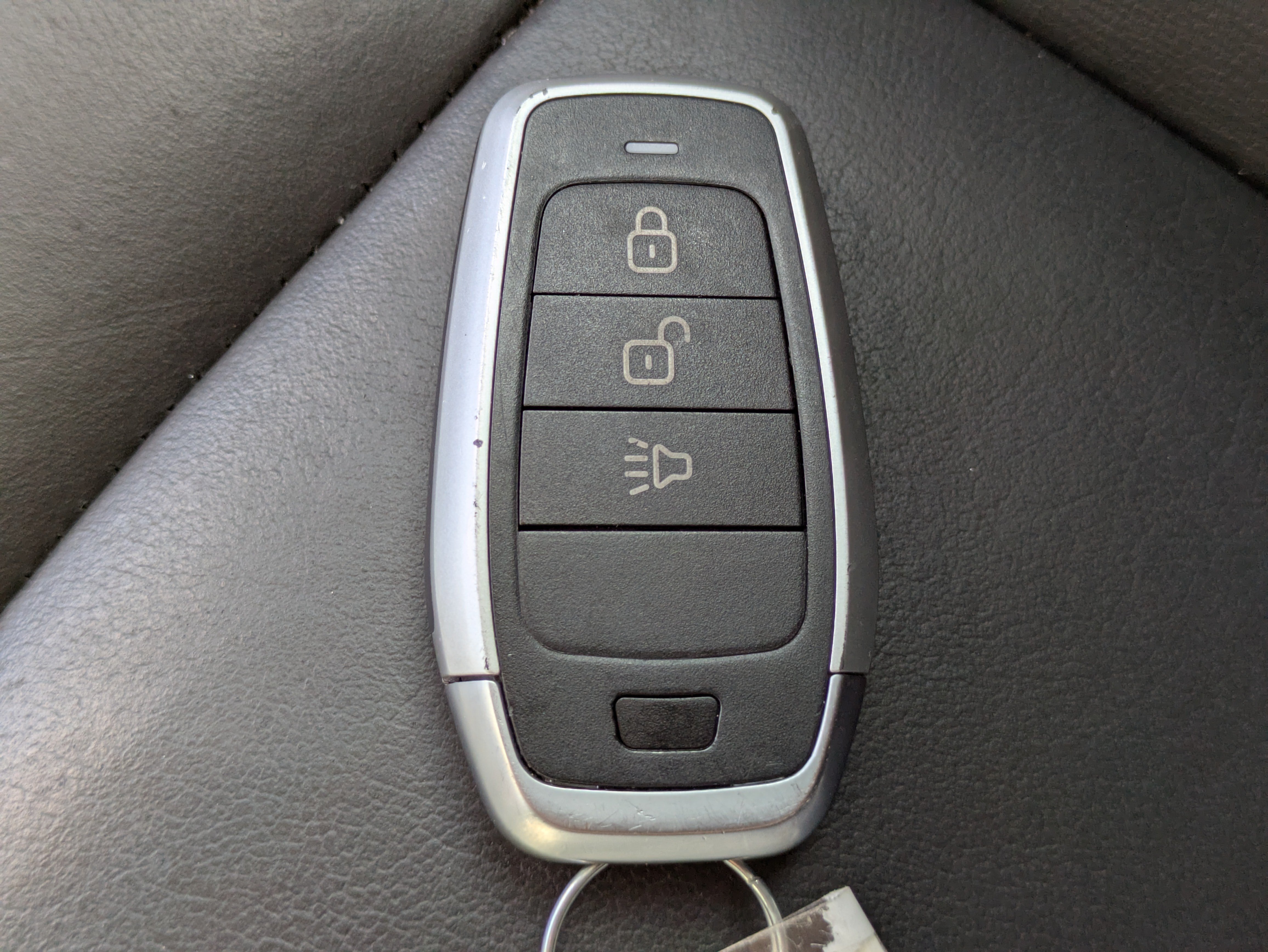 Used 2020 Buick Encore Essence FWD image 31