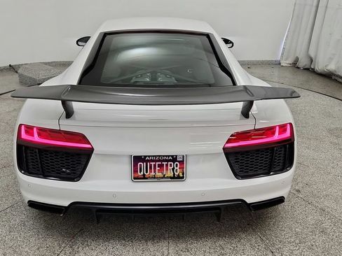 Used 2018 Audi R8 V10 RWD image 45