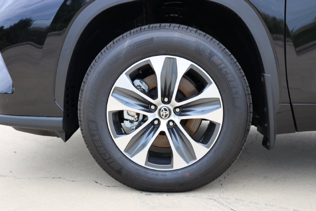New 2026 Toyota Highlander XLE AWD/4WD image 9