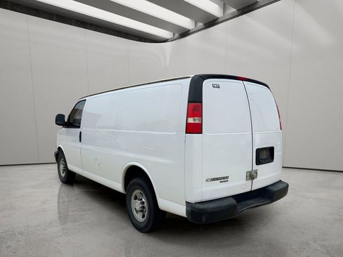 Used 2016 Chevrolet Express 2500 RWD image 3