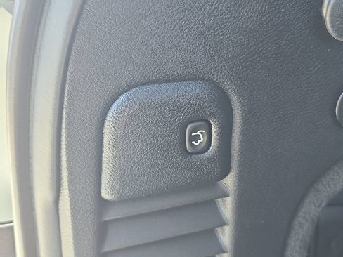 Used 2015 Jeep Grand Cherokee Overland AWD/4WD image 17