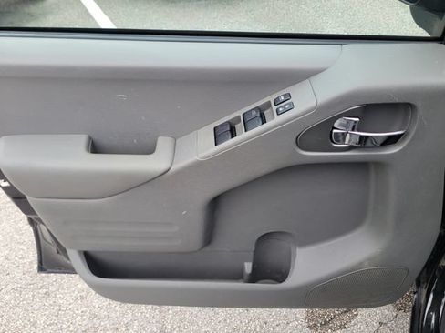 Used 2020 Nissan Frontier SV RWD image 15