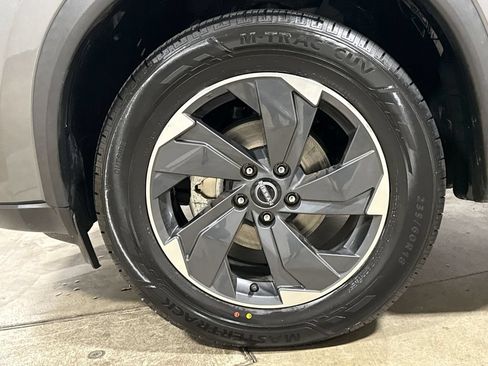 Used 2024 Nissan Rogue SV FWD image 26
