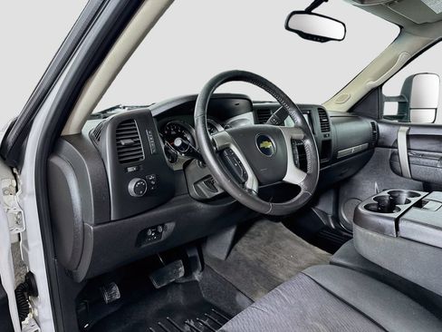 Used 2013 Chevrolet Silverado 2500 LT w/ Interior Plus Package AWD/4WD image 9