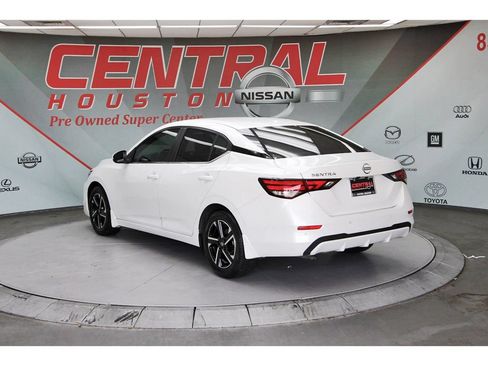 Used 2025 Nissan Sentra SV FWD image 3