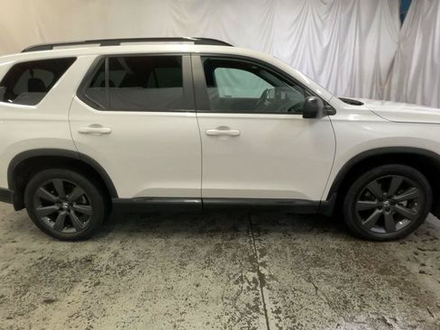Used 2023 Honda Pilot Sport image 4