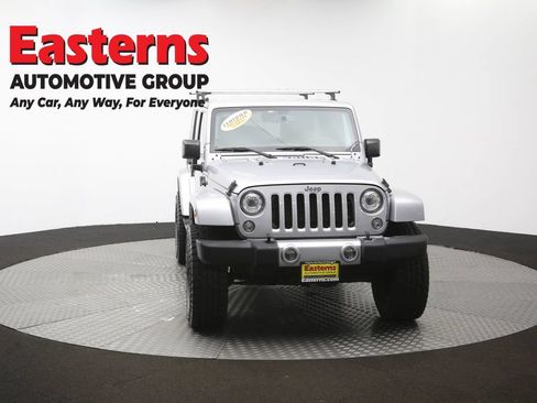 Used 2017 Jeep Wrangler Unlimited Sahara w/ Max Tow Package AWD/4WD image 54